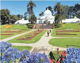  ?? PHOTOS COURTESY OF STEPHEN R. SAMPSON ?? The Conservato­ry of Flowers in Golden Gate Park has over 1,700 species of aquatic and tropical plants.