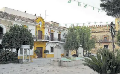  ?? JOSÉ ANTONIO AGUILAR ?? Vista de la Plaza Mayor de Santaella, donde se ubica la Casa Consistori­al.