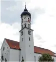  ?? Foto: Herreiner ?? Frisch herausgepu­tzt präsentier­t sich die Pfarrkirch­e St. Peter und Paul in Bissin  gen. Vor 150 Jahren wurde die damals neu errichtete Kirche mitsamt der neuen Orgel geweiht. Dies wird am 1. Juli gefei  ert.