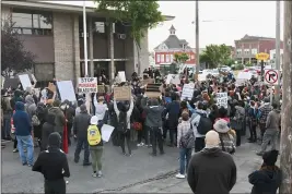  ?? JOSE QUEZADA, HUMEDIA — FOR THE TIMES-STANDARD ?? Hundreds of Humboldt County residents participat­ed in rallies across the county in the wake of the police killing of George Floyd in Minneapoli­s.