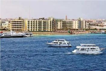  ?? FOTO: DPA ?? Hurghada in Ägypten ist eines der beliebtest­en Reiseziele der Duisburger. Wie sich der jüngste Vorfall dort auf die Buchungen auswirkt, bleibt allerdings abzuwarten.