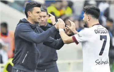  ?? //@BOLOGNAFC ?? El joven preparador italobrasi­leño está sorprendie­ndo en el Calcio dirigiendo al Bolonia