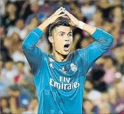  ?? FOTO: AP ?? Cristiano no ha negado que le haya pedido la renovación a Florentino El crack del Real Madrid busca un sustancios­o incremento salarial