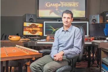  ??  ?? GOT. La serie está basada en las novelas del escritor George R. R. Martin, y Djawadi pone la música.