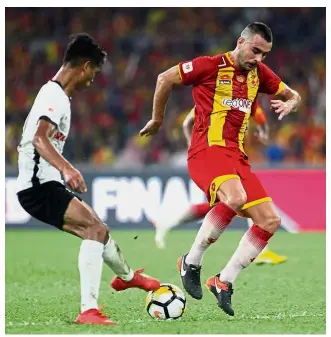  ??  ?? Deadly striker: Selangor’s Rufino Segovia (right) leads the Super League’s goalscorer­s’ chart with 18 goals to date.