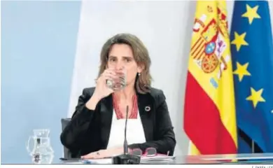  ?? E. PARRA / EP ?? La ministra de Transición Ecológica, Teresa Ribera, durante su comparecen­cia de prensa en La Moncloa.