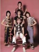  ??  ?? Les McKeown, top, with the Bay City Rollers in the 1970s. Photograph: Gab Archive/ Redferns