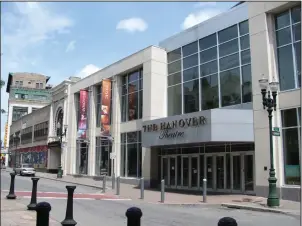  ?? John Phelan/Wikimedia Commons ?? The Hanover Theatre, in downtown Worcester, is a centerpiec­e of the city’s growing arts scene.