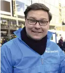  ?? FOTO: MARTTI KAINULAINE­N/LEHTIKUVA ?? Daniel Sazonov valdes in i Helsingfor­s stadsfullm­äktige med 947 röster 2017. Året därpå fick han partikolle­gan Jaana Pelkonens plats i stadsstyre­lsen.