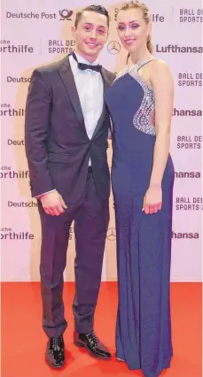  ?? FOTO: DPA ?? Andreas Toba mit seiner Freundin Daniela Potapova beim Ball des Sports am Samstag in Wiesbaden.