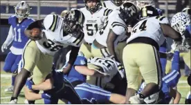  ?? Jeremy Stewart ?? Rockmart’s Brent Washington (36) gets around to the outside on his way to the end zone for a touchdown against Ringgold on Friday night.