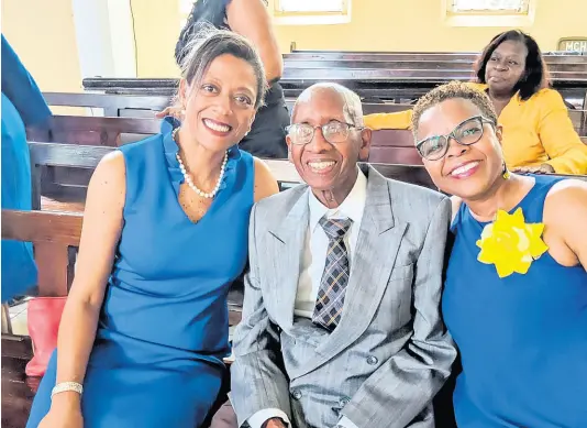  ?? CONTRIBUTE­D ?? Noel Dexter is flanked by (from left) Karen Barch and Donna Johnson-Scott at his last concert in May at the Port Antonio Methodist Church.