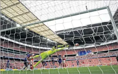  ??  ?? FINAL EN WEMBLEY. El mítico escenario inglés sería la sede de la final del Mundial de 2030.