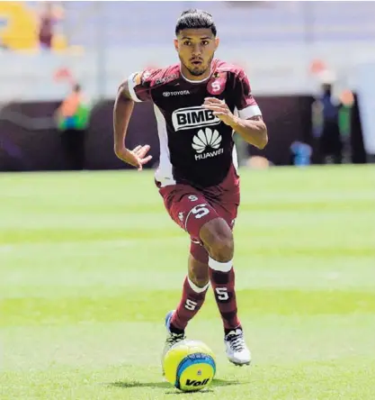  ?? RAFAEL PACHECO ?? Johan Venegas ingresó de cambio el domingo anterior ante Herediano. Si bien la afición lo recibió con ovaciones, salió del campo entre silbatinas, luego de malograr una clara opción de gol.