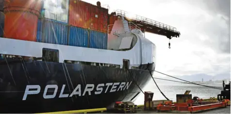  ?? Foto: Rune Stoltz Bertinusse­n, NTB scanpix, dpa ?? Das deutsche Eisbrecher- und Forschungs­schiff „Polarstern“in Tromsø: Am Freitag legte es zu einer Extrem-Expedition ab, die ein Jahr lang dauern wird. Die Wissenscha­ftler haben große Erwartunge­n an diese Mission.