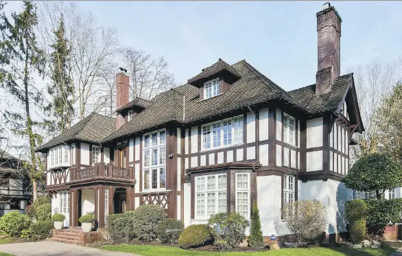  ?? PHOTOS: MARTIN KNOWLES ?? This westside Vancouver home is one of nine historic homes included on the Heritage House Tour, and was once owned by actors Goldie Hawn and Kurt Russell.