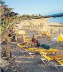  ?? FOTO: LISE ÅSERUD, NTB SCANPIX ?? 58 PROSENT DRAR UTENLANDS: Varmerekor­der, viljen til å dra utenlands i ferien er stor. Her, fra Lanzarote, Spania.