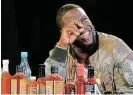  ?? /First We Feast ?? Tears of pain: Kevin Hart tries the sauce challenge.