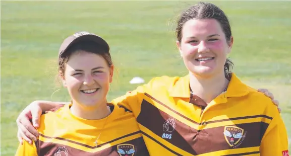  ??  ?? BIG SHOT: Ruth Johnston (right) will join cousin Ellie in the Queensland Fire squad for this weekend’s WNCL fixtures against NSW.
Photo: Contribute­d