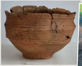  ??  ?? Bronze Age food vessel after conservati­on