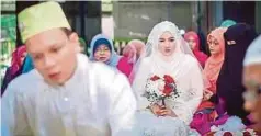  ??  ?? Detik melangkah ke alam rumah tangga bersama insan tercinta.