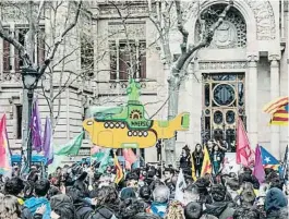  ?? XAVIER CERVERA ?? Protesta contra la sentència davant el TSJC dimecres