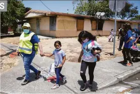  ?? Jessica Christian / The Chronicle ?? West Contra Costa Unified, which serves about 27,000 students in the East Bay, is considerin­g a COVID-19 vaccine mandate for all eligible students in the district.