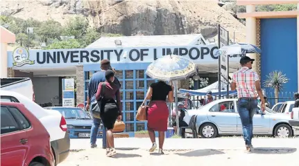  ?? / ANTONIO MUCHAVE ?? At least eight female students at the University of Limpopo have accused the geography lecturer of sexual harassment and demanding sex for pass marks.