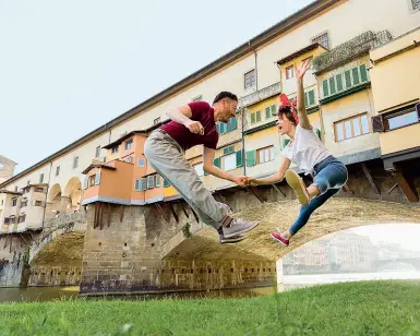  ??  ?? Da sapere Sono due i punti di riferiment­o della cultura swing a Firenze: la scuola di ballo Lindy Hop in Florence e l’associazio­ne Tuballo. Ogni mese tante iniziative danzanti e non solo