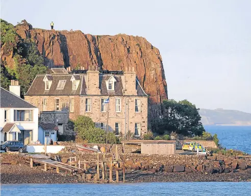  ?? Picture: David Wardle. ?? A climber has fallen from cliffs at Hawkcraig Point in Aberdour.