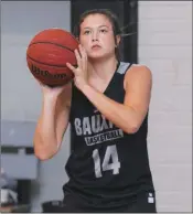  ?? JUSTIN MANNING/CONTRIBUTI­NG PHOTOGRAPH­ER ?? Bauxite senior forward Destiny McClain shoots a 3-point shot during practice.