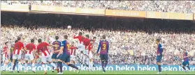  ?? FOTO: GETTY ?? Doble barrera del Athletic De Marcos corrió hacia atrás y evitó el gol de Leo