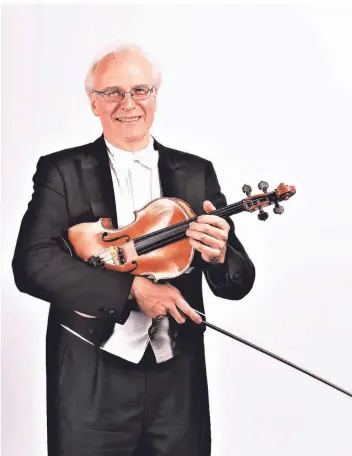  ?? FOTO: NRS ?? Von der Geige wechselte Martin Börner während seiner Bundeswehr­zeit zur Bratsche. „Die fehlte im Quartett“, sagt er.
