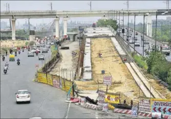  ?? MOHD ZAKIR/HT PHOTO ?? The new flyover will be meant for traffic coming from Noida and going towards Akshardham.