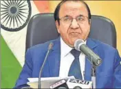  ?? PTI ?? Chief election commission­er AK Joti announces the schedule for the Gujarat elections in New Delhi on Wednesday.