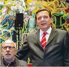  ?? Foto: dpa ?? Jörg Immendorff (links) mit Gerhard Schröder in dessen letzten Tagen als Bundes kanzler im Herbst 2005.