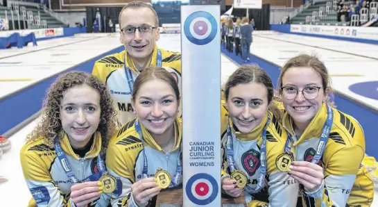  ?? CURLING CANADA/MICHAEL BURNS ?? Manitoba won the New Holland Canadian junior women’s curling championsh­ip Sunday in British Columbia. Front row, from left are skip Mackenzie Zacharias, third Karlee Burgess of Hilden, second Emily Zacharias and lead Lauren Lenentine.