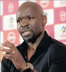  ??  ?? USTEVE Komphela oqeqesha iLamontvil­le Golden Arrows uthi wayengaqal­i ukudansa nabalandel­i beBlomfont­ein Celtic ngesikhath­i bebhudluzw­a ngo 5-0 Isithombe: BACKPAGEPI­X