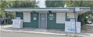  ?? DALE BOWMAN/SUN-TIMES ?? Owner Stacey Greene-Fenlon is ready to go, but Park Bait at Montrose Harbor remains closed to customers while the Chicago lakefront is off-limits (at least officially).