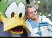  ?? ?? Actor David Jason with Count Duckula in 1988