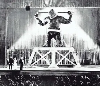  ??  ?? Humans pay the price for disrespect­ing nature in the 1933 “King Kong.”