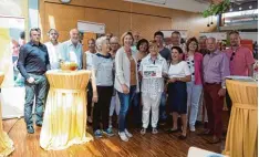  ?? Foto: Rotary Club Schwabmünc­hen ?? Der Rotary Club sammelte Spenden, die bei dem Besuch im Kinderhosp­iz übergeben wurden.