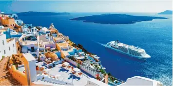  ?? Foto: Silversea ?? Die „Silver Muse“, als Computeran­imation vor der griechisch­en Insel Santorin liegend.