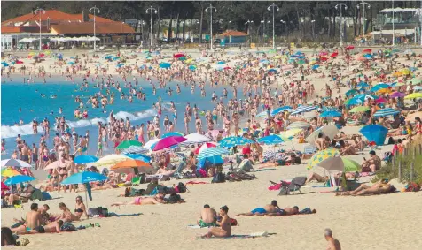  ?? /EFE ?? Las playas de España están saturadas al relajar las medidas