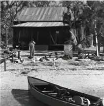  ??  ?? Vintage photos of the historic Woodring Home are part of the Woodring10­0thAnniver­sary exhibition at the J.N. “Ding” Darling National Wildlife Refuge, Jan. 23-March 25.