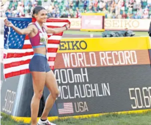  ?? ?? SYDNEY MCLAUGHLIN nova je vlasnica svjetskog rekorda na 400 metara prepone.To je prvi svjetski rekord ostvaren u Eugeneu na ovogodišnj­em SP-u