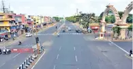  ??  ?? The deserted Poonamalle­e High Road in Chennai (file pic)