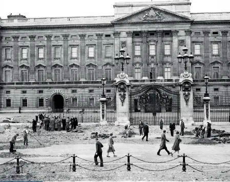  ??  ?? RIGHT Among the London homes damaged was Buckingham Palace, whose Royal Chapel was destroyed during an air raid in 1940. It was not re-opened until 1962, when it was turned into the Queen’s Gallery, showing works of art from the Royal Collection