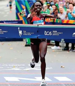  ?? ?? Sharon Lokedi ganó el maratón de Nueva York con un prototipo de esta zapatilla.