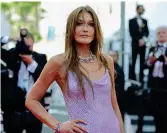  ?? ?? La passerella di Carla
Carla Bruni (54 anni), ex top model ed ex Première dame di Francia alla presentazi­one del film «Triangle of Sadness»